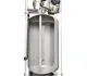 Kompakte Hydraulik- und Regelungseinheit für Wärmepumpen mit integriertem Pufferspeicher in einem offenen Design, hergestellt von Bosch.